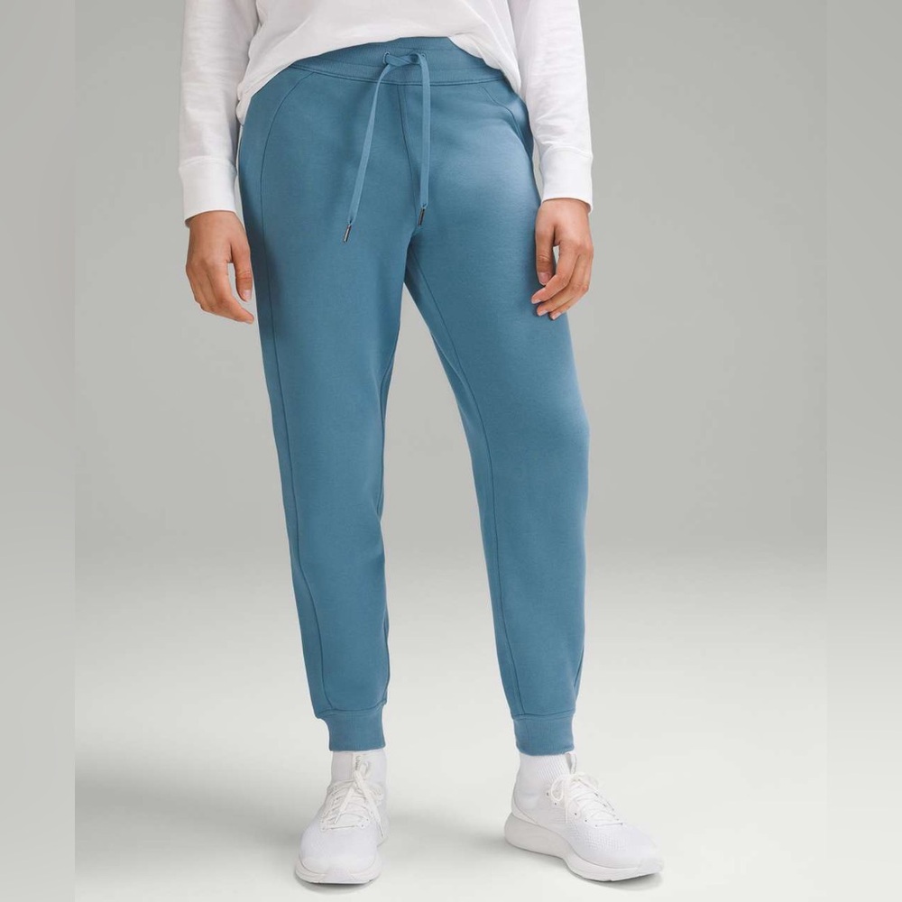 Lululemon Scuba HR Jogger in Utility Blue (NWT)